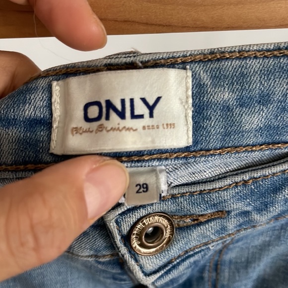 ONLY Floral Embroidered Ripped Skinny Jeans - Picture 4 of 8